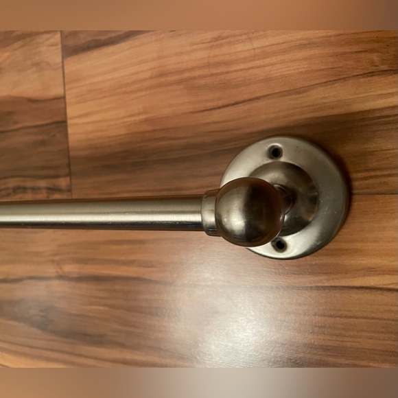 🩶 Nickel Towel Bar - Picture 5 of 5